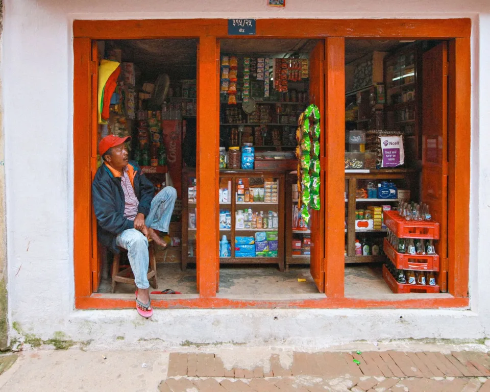 Người bán hàng tại cửa hàng